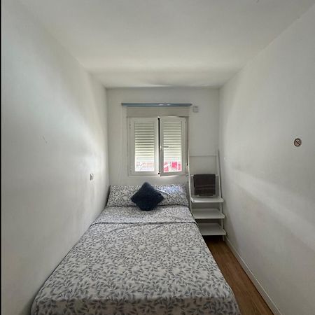 Готель Habitacion Con Bano Compartido Мадрид Екстер'єр фото